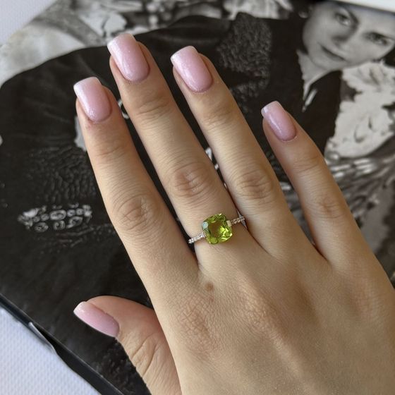 Серебряное кольцо с хризолітом 3.573ct