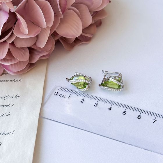 Серебряные серьги с хризолітом 9.628ct