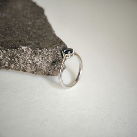 Серебряное кольцо с сапфиром 0.65ct