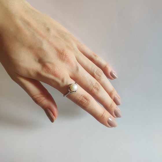 Серебряное кольцо с жемчугом 2.375ct