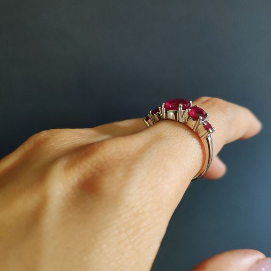Серебряное кольцо с рубином 3.675ct