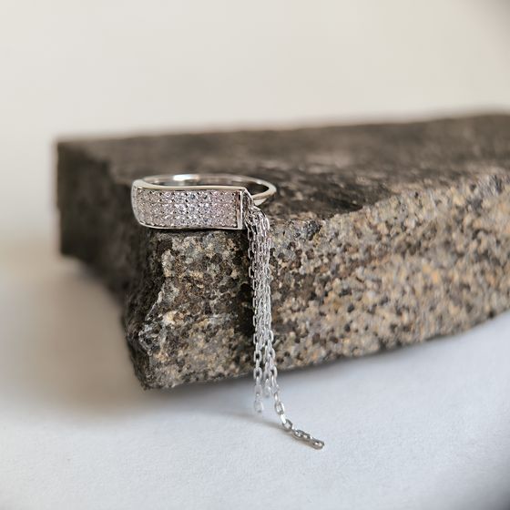 Серебряное кольцо с фианитами