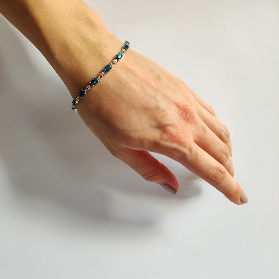 Серебряный браслет с опалом 3.042ct, фианитами