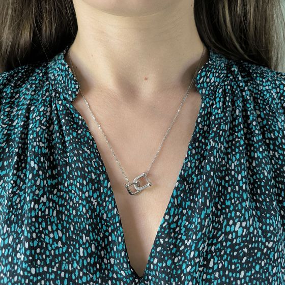 Серебряное колье с фианитами