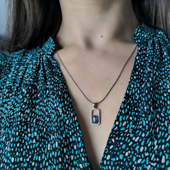 Серебряная подвеска с топазом Лондон Блю 1.18ct, фианитами