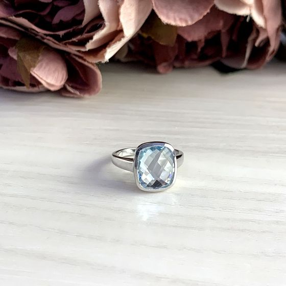 Серебряное кольцо с топазом 6.075ct