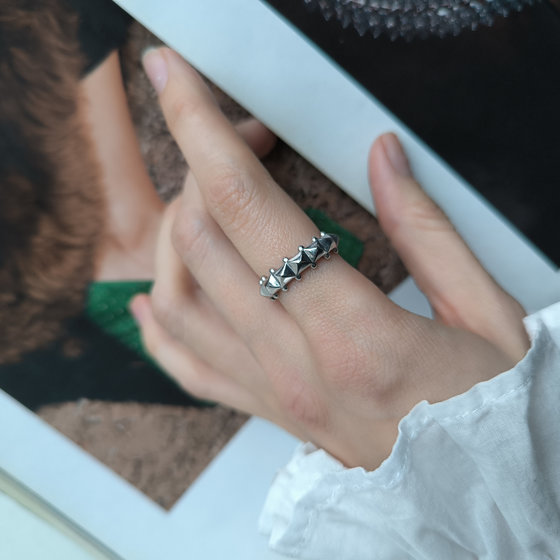 Серебряное кольцо без камней