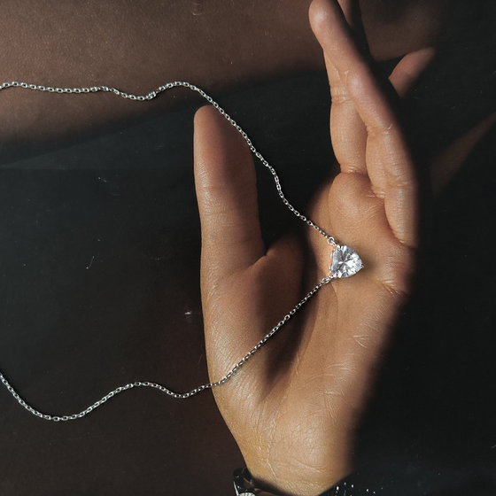 Серебряное колье с фианитами