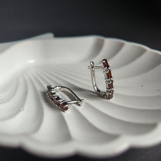 Серебряные серьги с гранатом 2.472ct