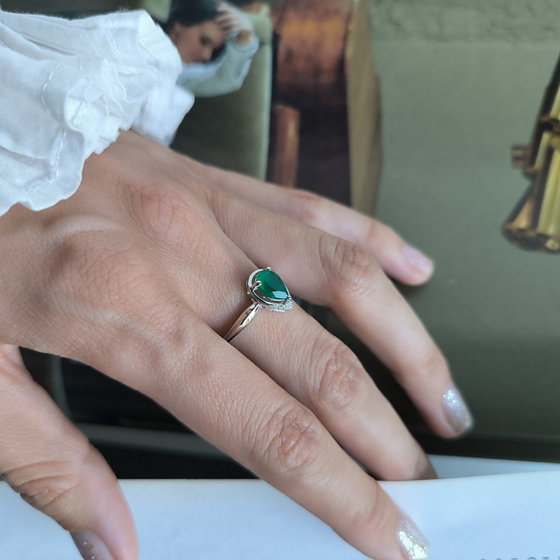 Серебряное кольцо с агатом 1.074ct, фианитами