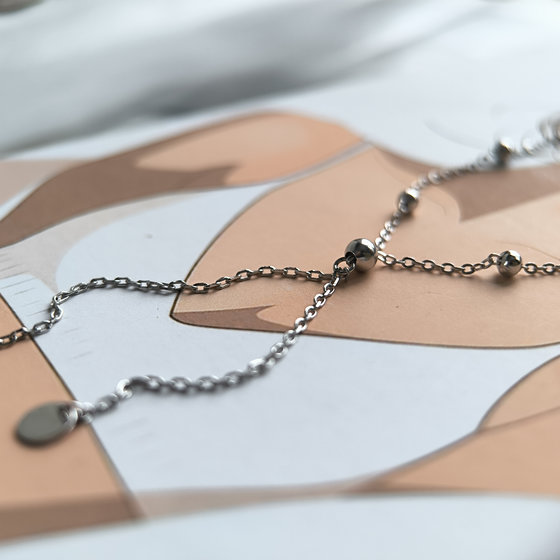 Серебряное колье без камней