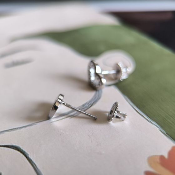 Серебряные серьги с фианитами