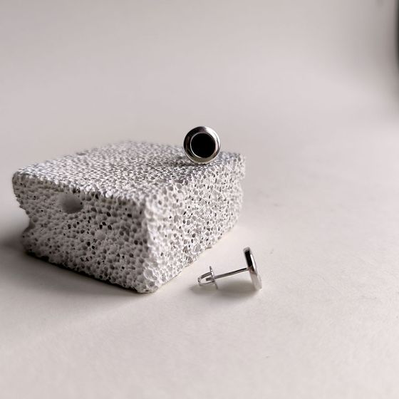 Серебряные серьги с ониксом