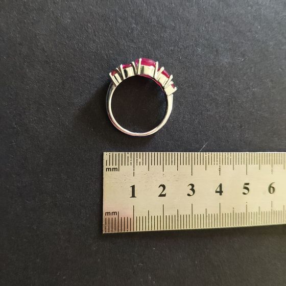 Серебряное кольцо с рубином 3.675ct