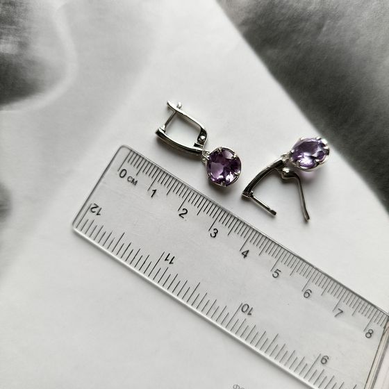 Серебряные серьги с александритом 6.837ct, фианитами