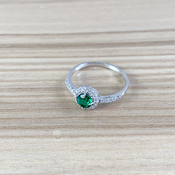 Серебряное кольцо с изумрудом nano 0.74ct