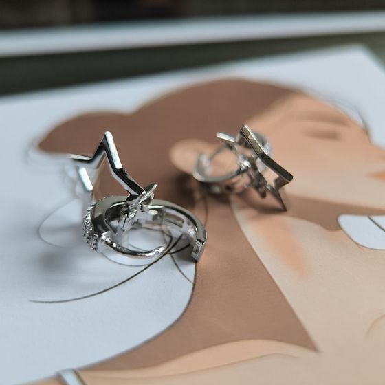 Серебряные серьги с фианитами
