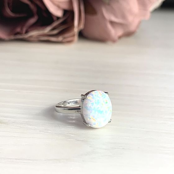 Серебряное кольцо с опалом