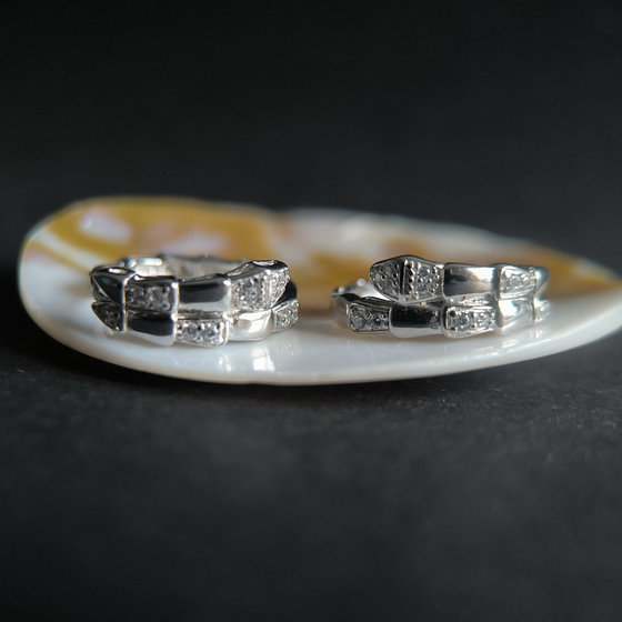 Серебряные серьги с фианитами