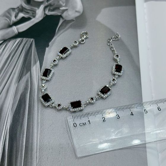 Серебряный браслет с гранатом 10.6ct