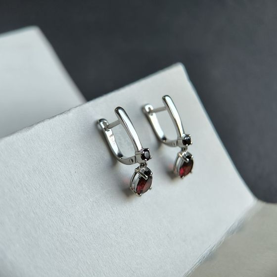 Серебряные серьги с гранатом 2.7ct