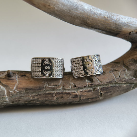 Серебряные серьги с фианитами