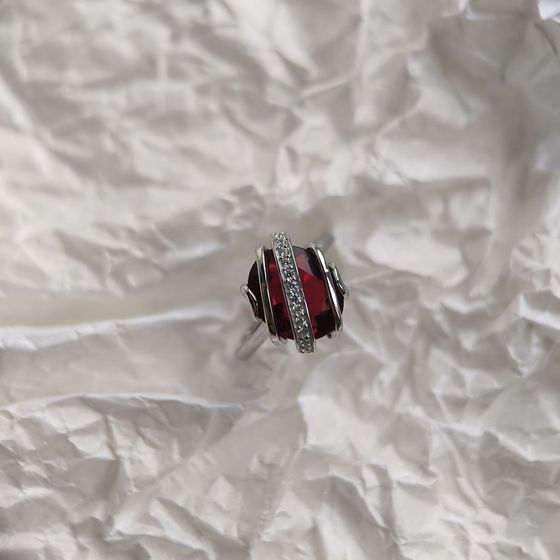 Серебряное кольцо с гранатом 4.055ct
