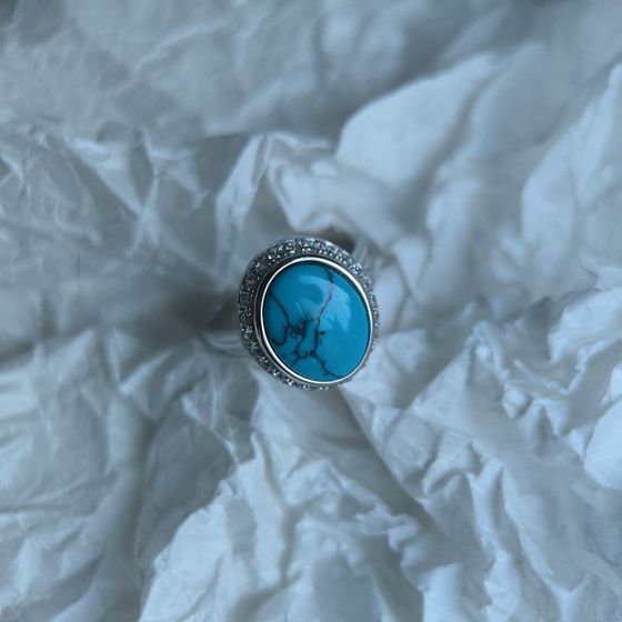 Серебряное кольцо с бирюзой, фианитами