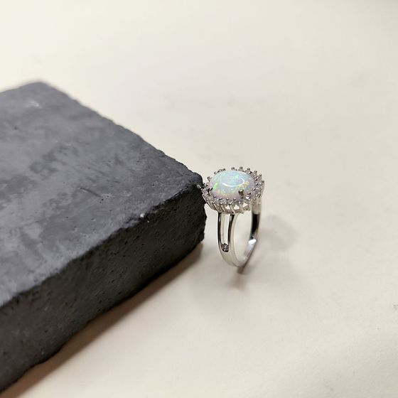 Серебряное кольцо с опалом 1.318ct, фианитами