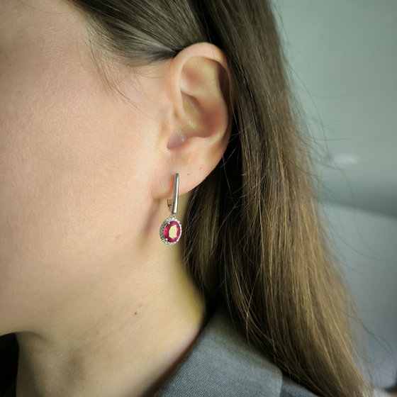 Серебряные серьги с рубином 4.171ct, фианитами