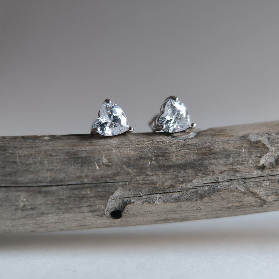 Серебряные серьги с фианитами