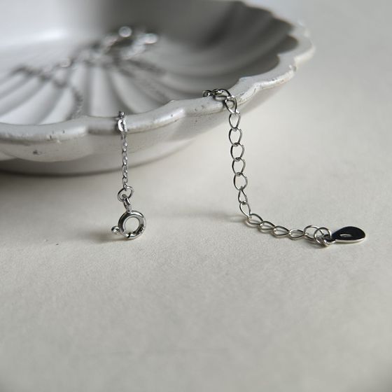 Серебряное колье с фианитами