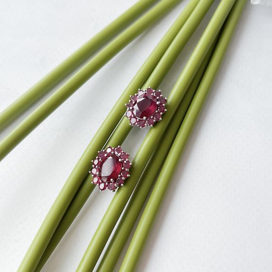 Серебряные серьги с рубином 5.538ct