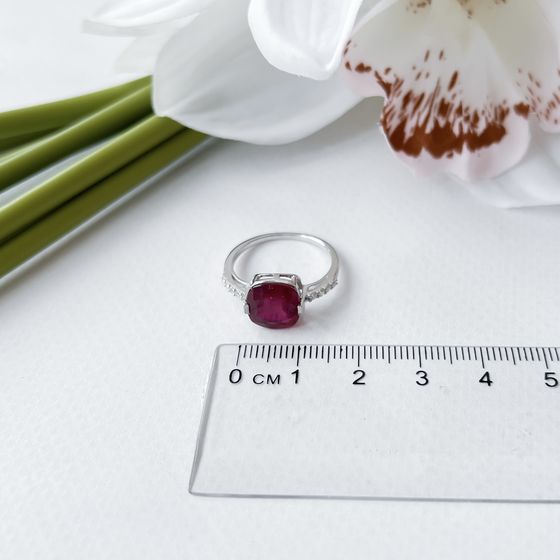 Серебряное кольцо с рубином 4.457ct