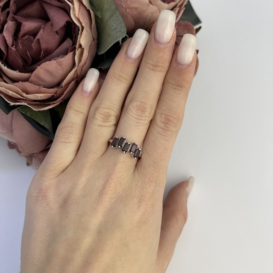 Серебряное кольцо с гранатом 1.825ct