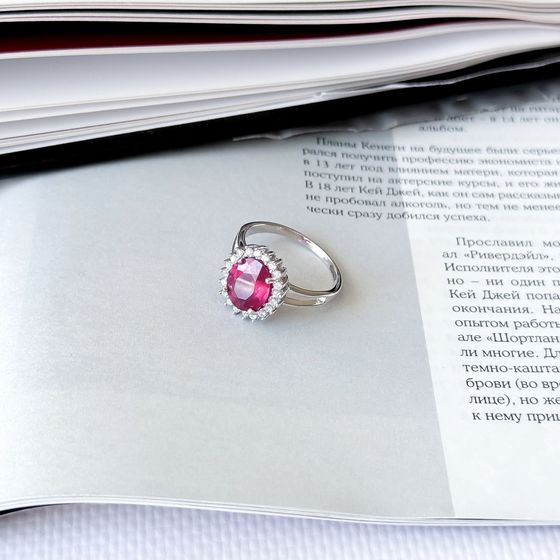 Серебряное кольцо с рубином 4.043ct, фианитами