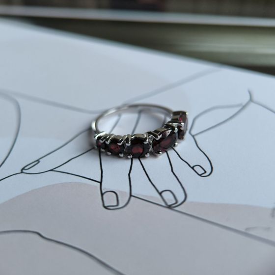 Серебряное кольцо с гранатом 2.925ct