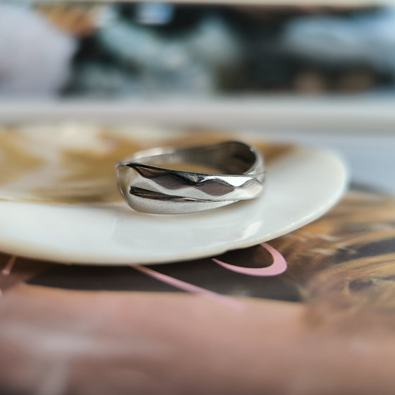 Серебряное кольцо без камней