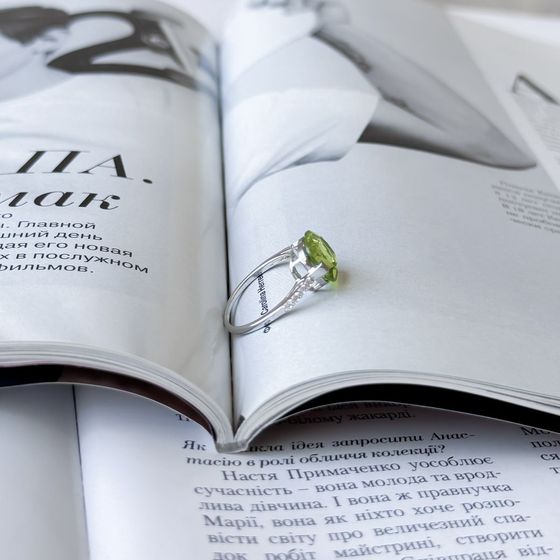 Серебряное кольцо с хризолітом 3.573ct