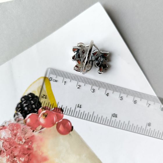 Серебряное кольцо с гранатом 4.212ct