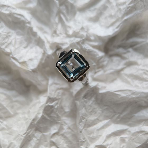 Серебряное кольцо с топазом 2.918ct