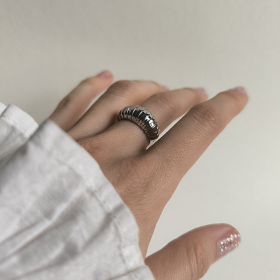 Серебряное кольцо без камней