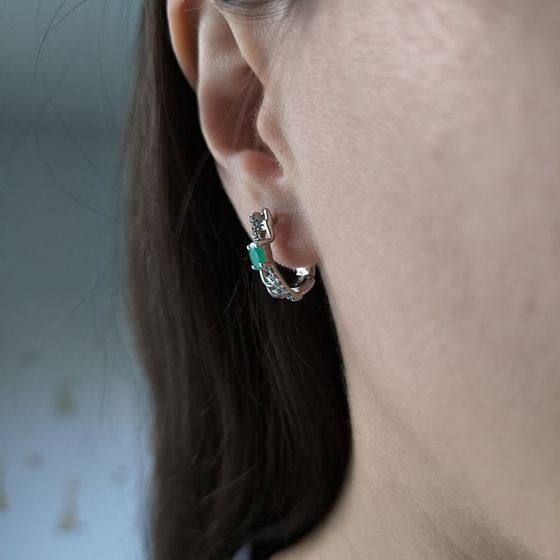 Серебряные серьги с изумрудом, фианитами