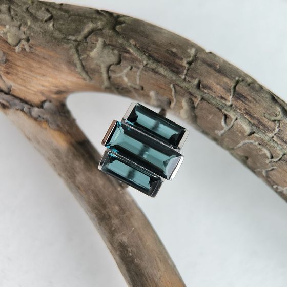 Серебряное кольцо с топазом Лондон Блю 7.378ct