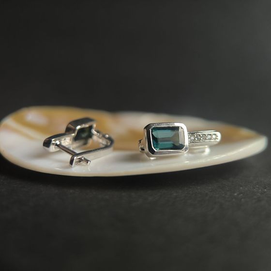 Серебряные серьги с топазом Лондон Блю 1.76ct