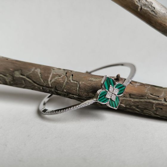 Серебряный браслет с малахитом, фианитами