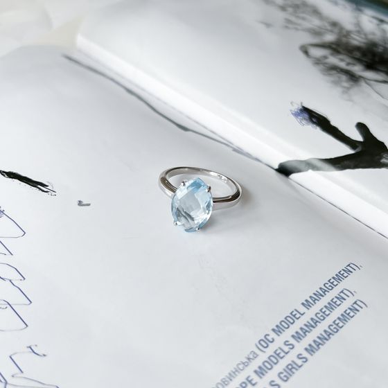 Серебряное кольцо с топазом 6.117ct