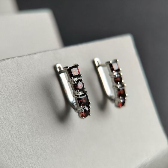 Серебряные серьги с гранатом 2.875ct
