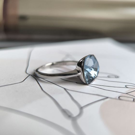 Серебряное кольцо с фианитами