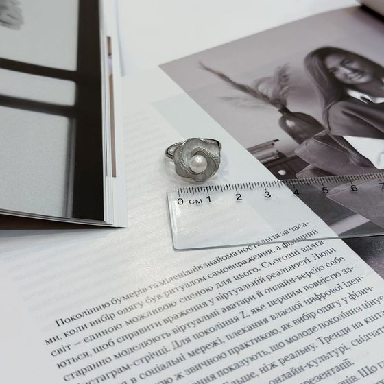 Серебряное кольцо с жемчугом, перламутром